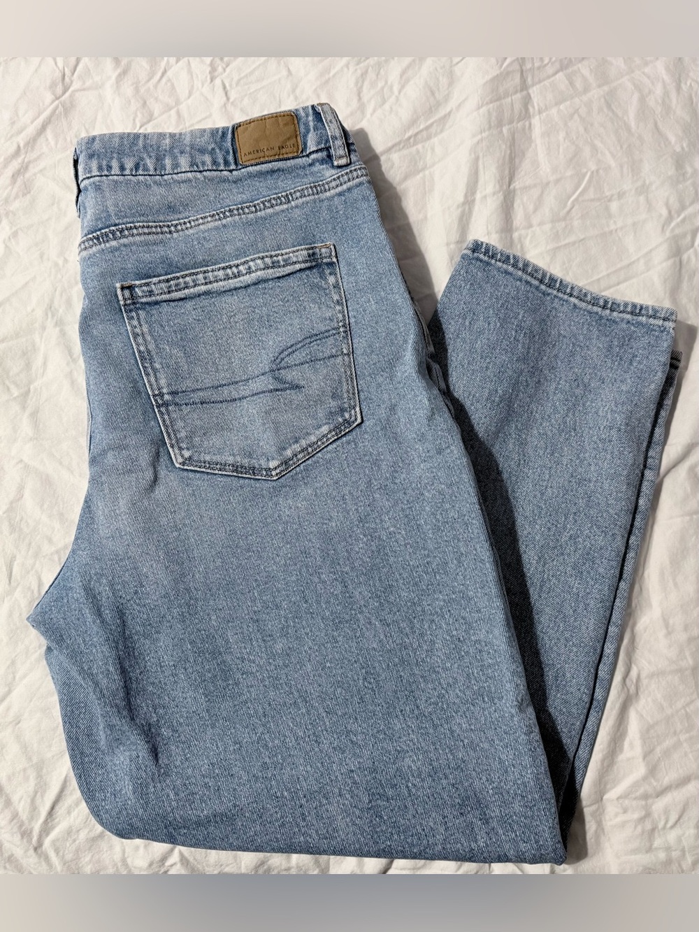 American Eagle Outfitters Light Blue Women’s Curvy Mom Jeans